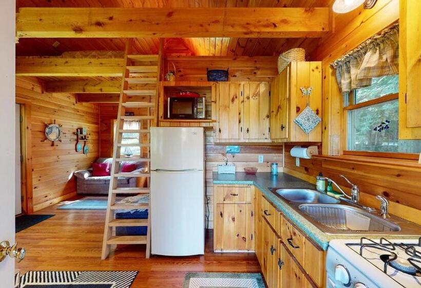 فندق Lenas  Lakeside Cabin