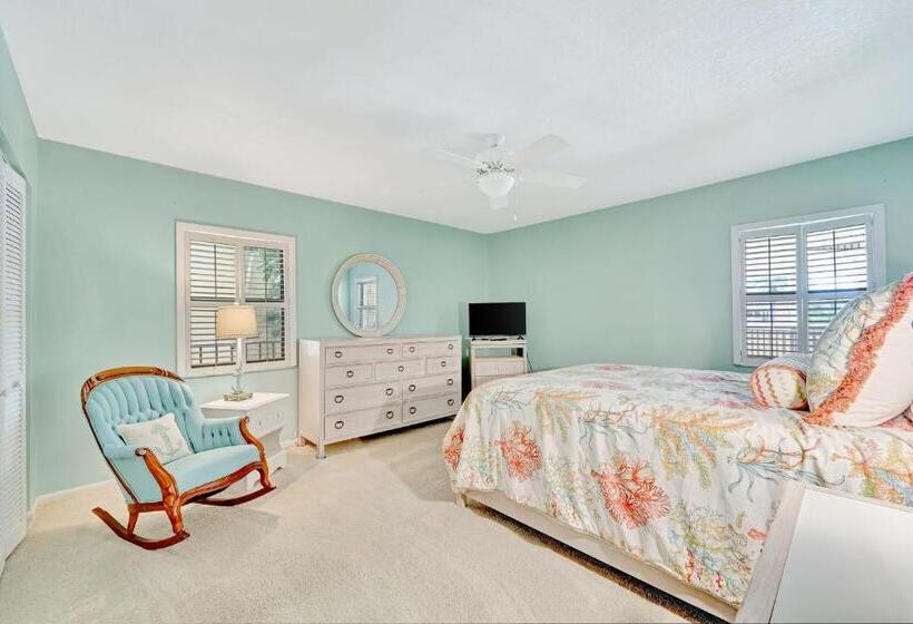 בית מלון כפרי South Shore Sunset