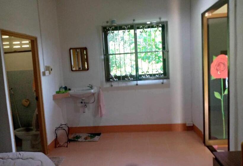 ペンション Chalisa Bukit House Lanta