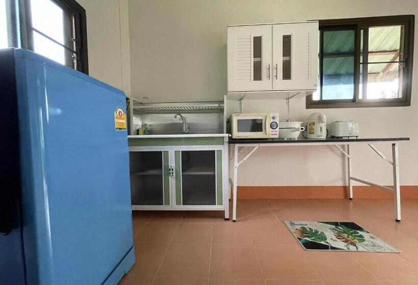 ペンション Chalisa Bukit House Lanta