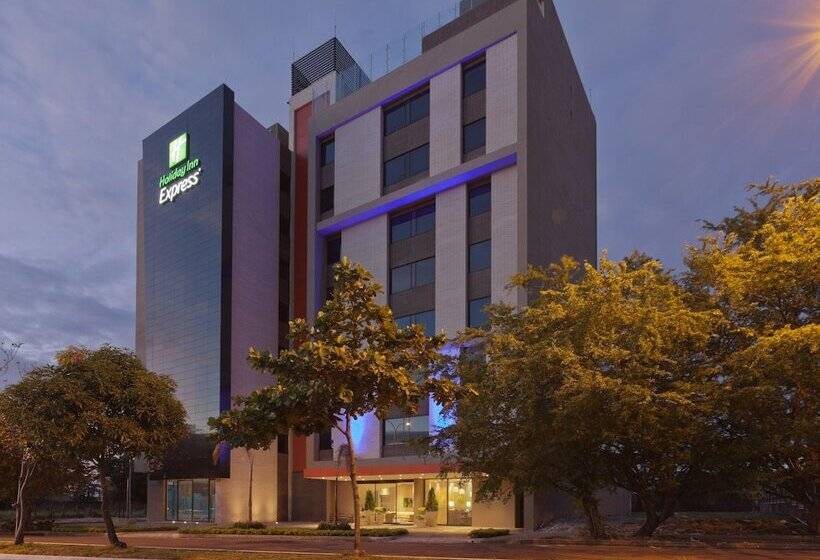 هتل Holiday Inn Express Yopal, An Ihg