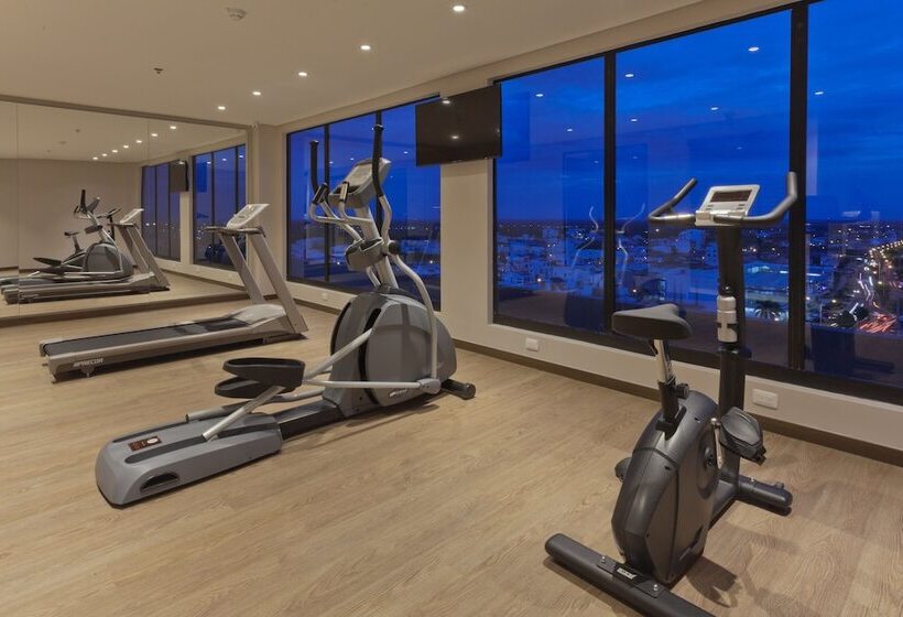 هتل Holiday Inn Express Yopal, An Ihg