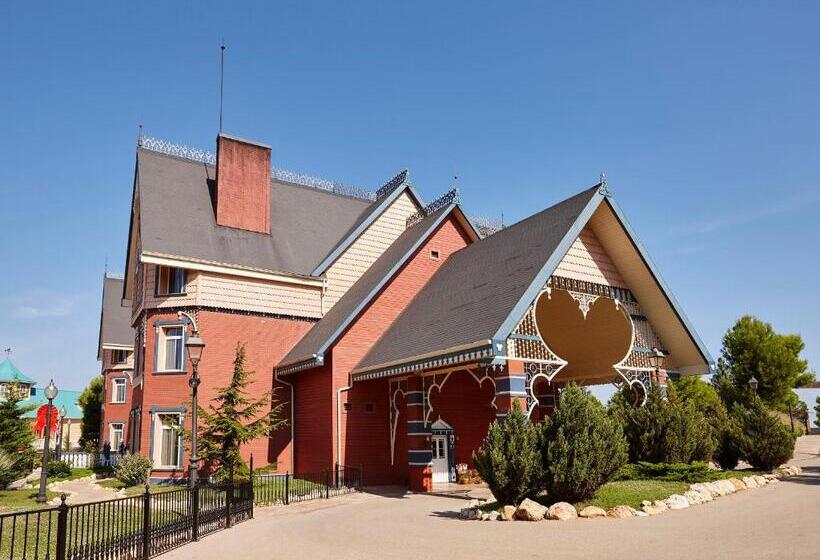 هتل Mansion de Lucy  Includes Portaventura Park & Ferrari Land Tickets