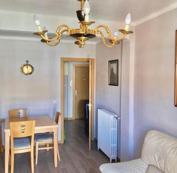 تختخواب و صبحانه Habitación Doble En Apartamento De 3 Habitaciones