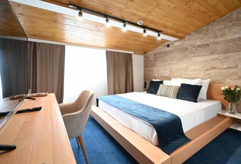 هتل Borovi Forest Resort & Spa