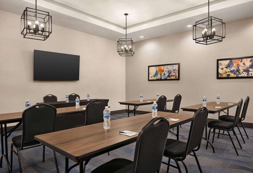 هتل Hawthorn Extended Stay By Wyndham Del Rio