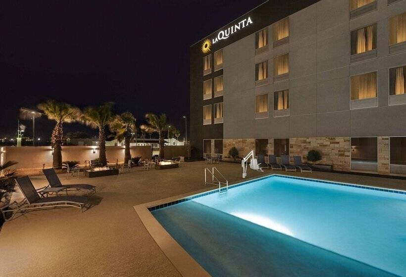 هتل La Quinta Inn & Suites By Wyndham Del Rio