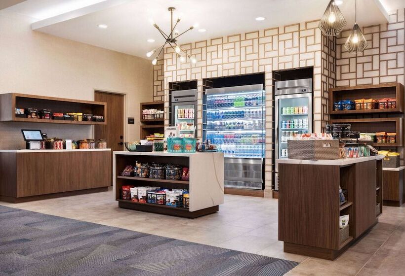 هتل La Quinta Inn & Suites By Wyndham Del Rio