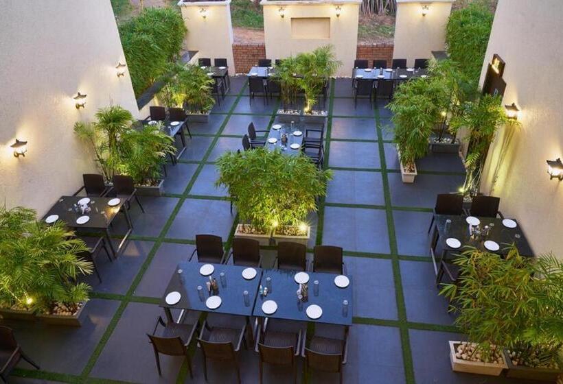 فندق Shlok  Pure Veg , Kolhapur