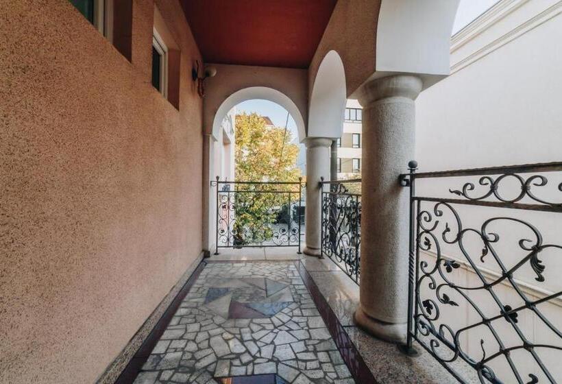 هتل Madison Kragujevac