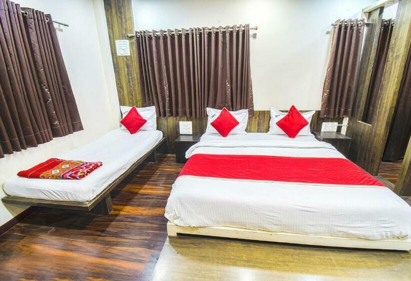 فندق Vishnupriya Grand