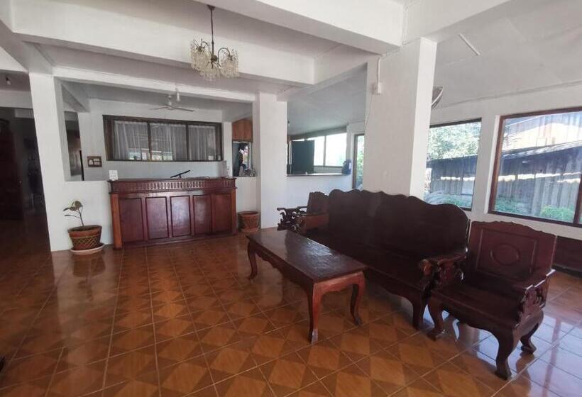 پانسیون Manilath Guesthouse
