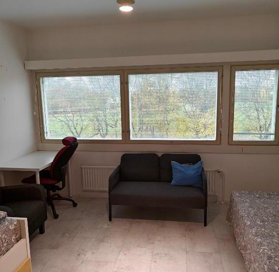 تختخواب و صبحانه Nest Hostel