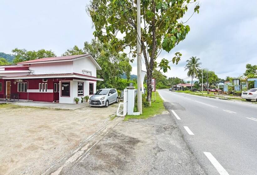 هتل Oyo 90660 Rayyans Roomstay
