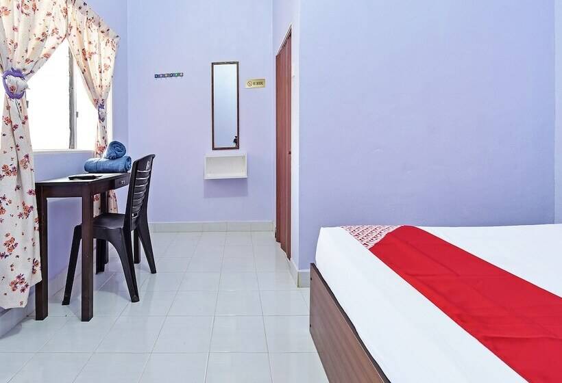 هتل Oyo 90660 Rayyans Roomstay