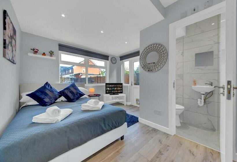 Пансион Private Luxury Suite Next To Heathrow Direct Train To Paddington 1