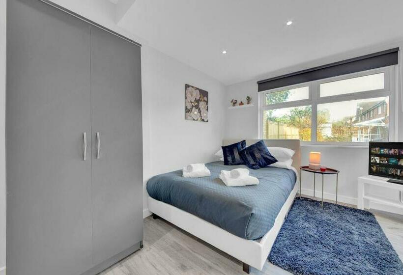 Пансион Private Luxury Suite Next To Heathrow Direct Train To Paddington 1