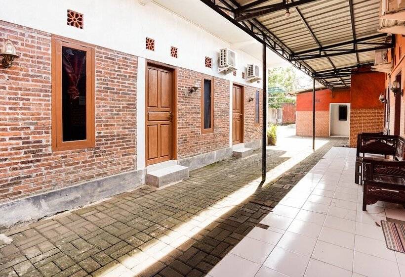 هتل Tutus Homestay Syariah Redpartner