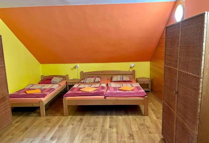 پانسیون Penzion Horal