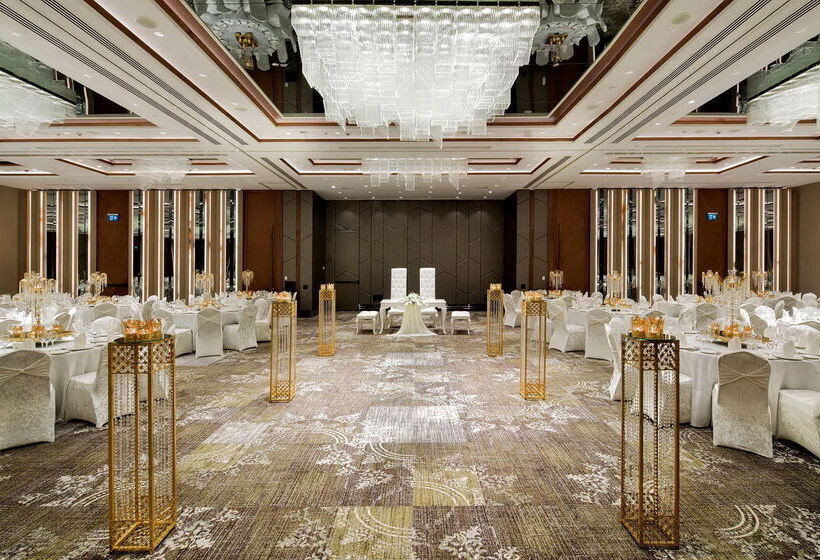 Doubletree By Hilton Hotel Istanbul   Piyalepasa