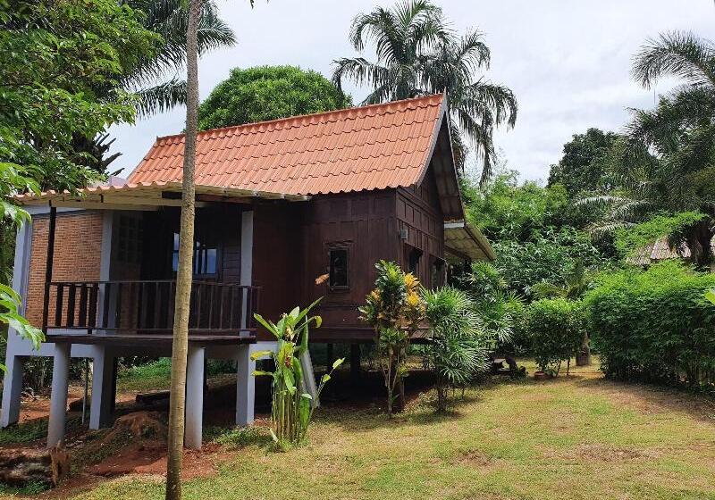 هتل Good Time Sports Village Koh Mak
