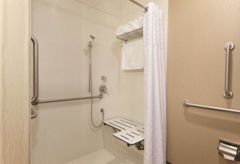 Отель Hilton Garden Inn Falls Church