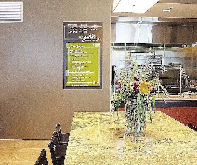 Отель Hilton Garden Inn Falls Church