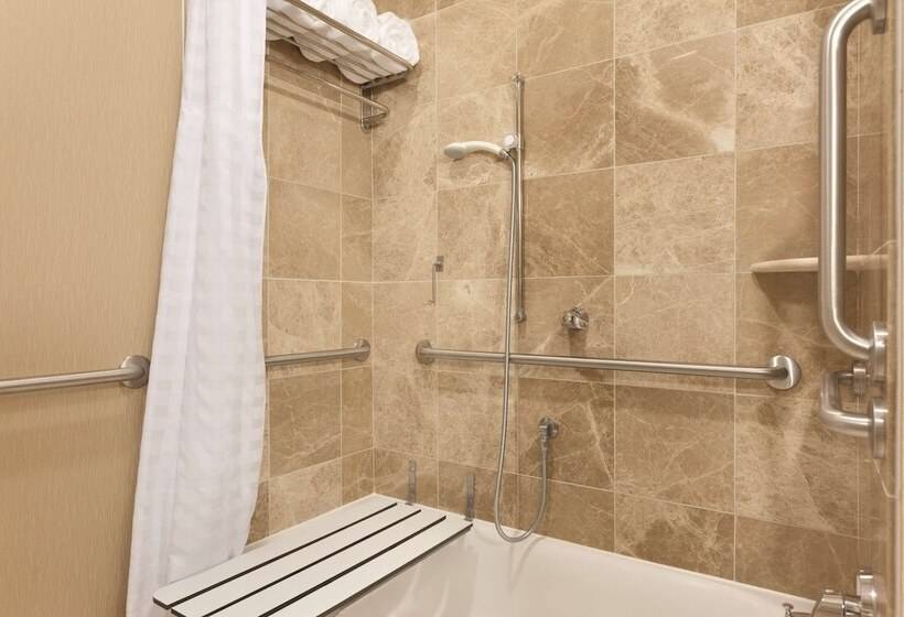 Отель Hilton Garden Inn Falls Church