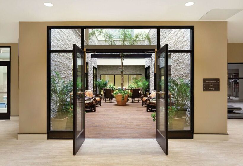 هتل Hilton Garden Inn Rochester Downtown, Ny