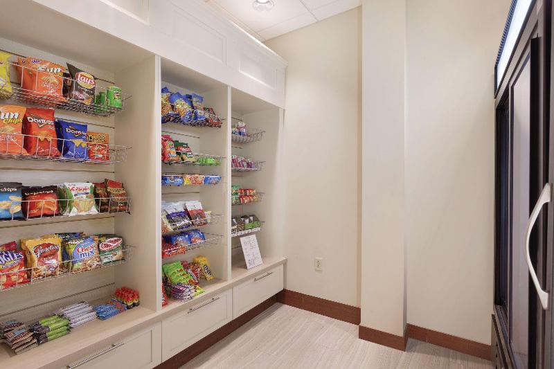 هتل Hilton Garden Inn Rochester Downtown, Ny