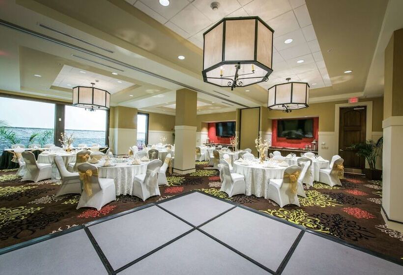 هتل Hilton Garden Inn Rochester Downtown, Ny