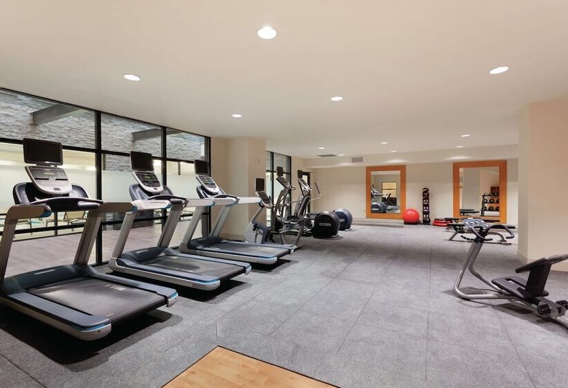 هتل Hilton Garden Inn Rochester Downtown, Ny