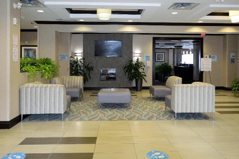 هتل Holiday Inn Express & Suites Ottawa East Orleans, An Ihg
