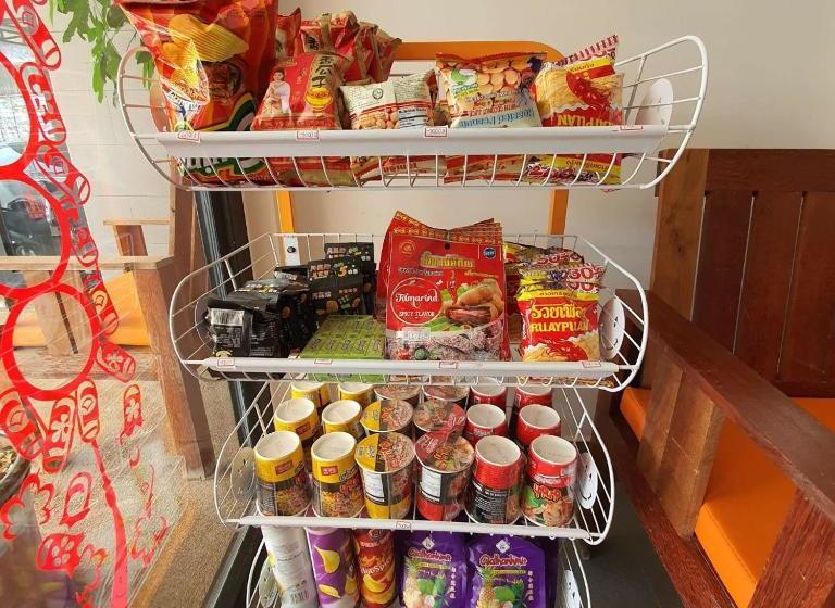 Отель New Paris and Restaurant