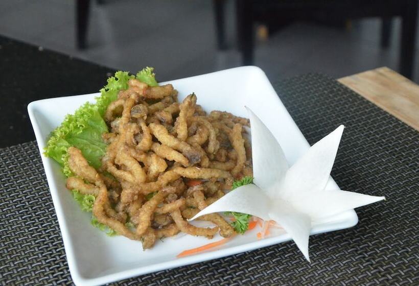 هتل The Royale Krakatau