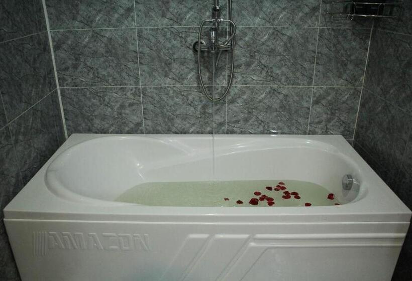 هتل Confetti Garden Resort