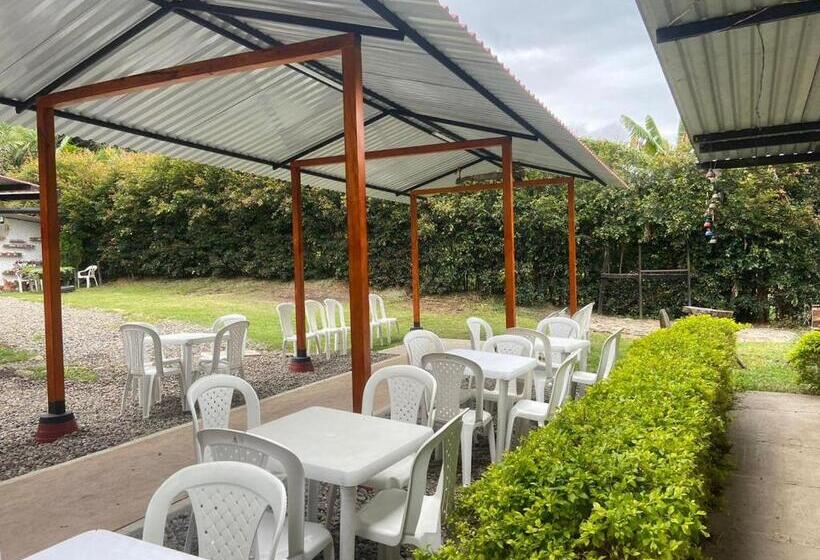 בית מלון כפרי Criadero Las Tres Marías Hospedaje Rural Mi Refugio