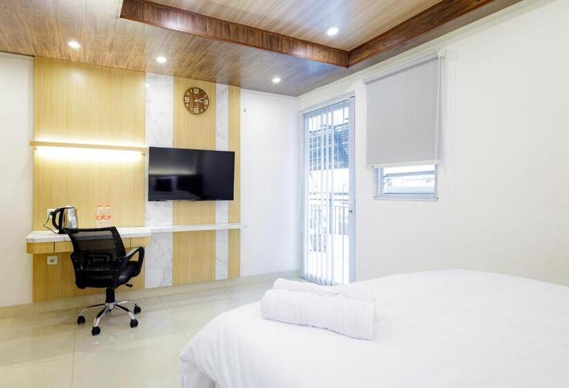 Urbanview Hotel Kota Tua Jakarta