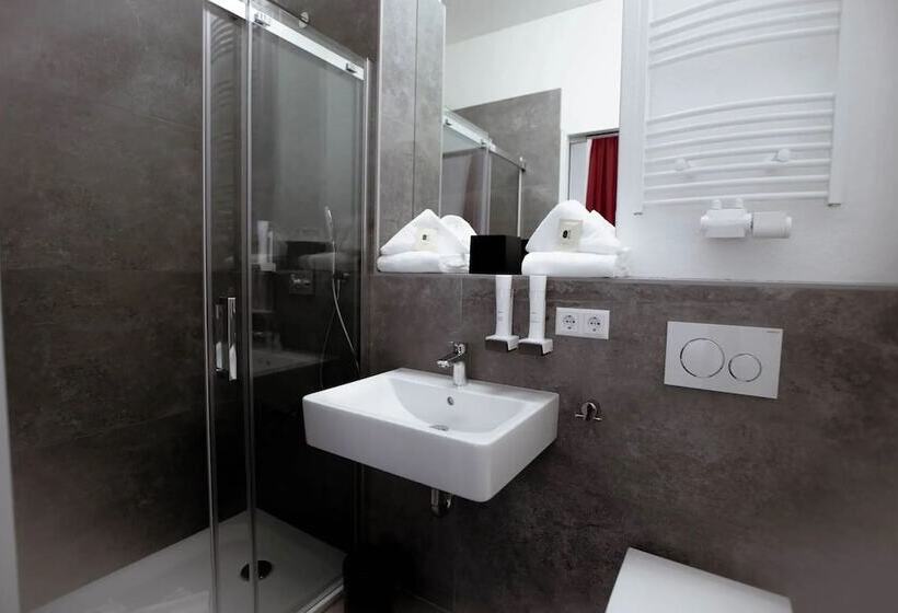 Reos Hotel Wangen