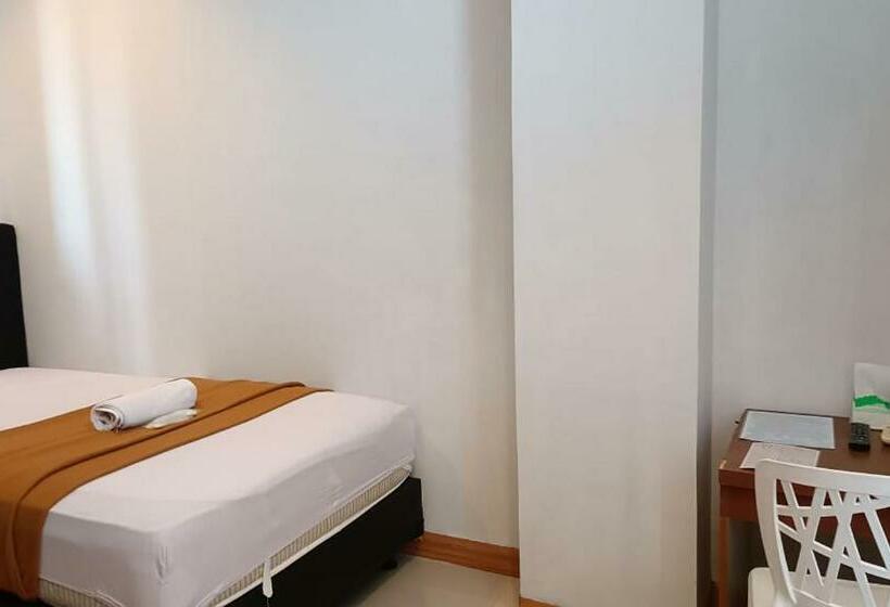 فندق Mottomo Inn Manado