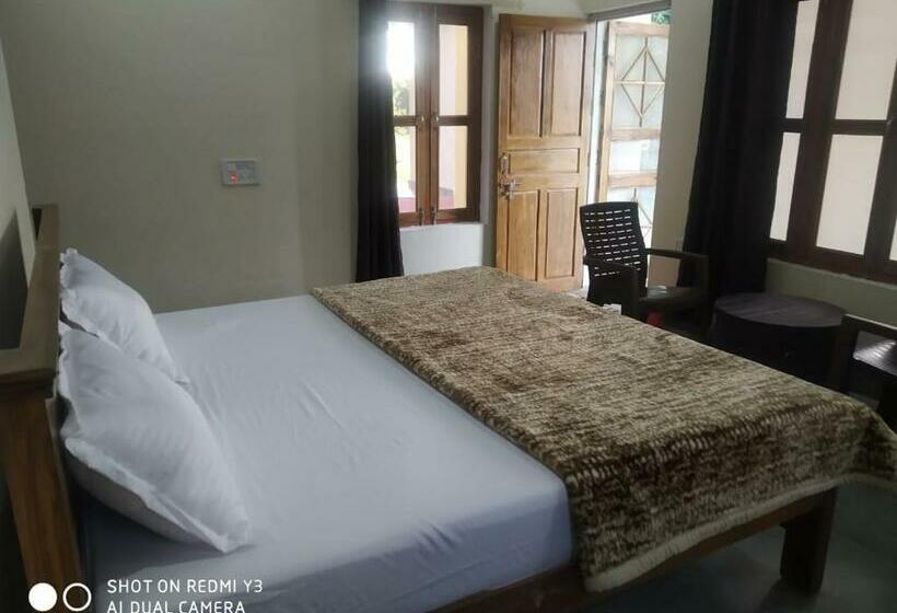 ホテル Aryan Riverside Camp, Panna Tiger Reserve, Madla