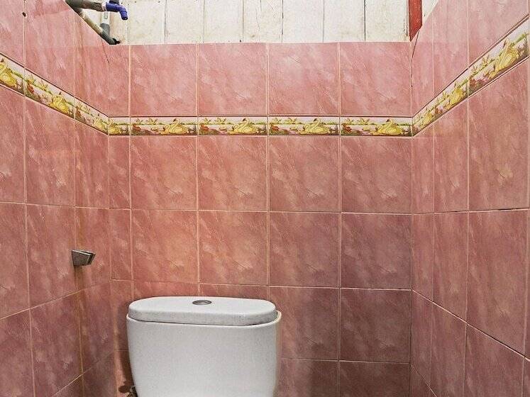 هتل Spot On 91793 Maila Homestay