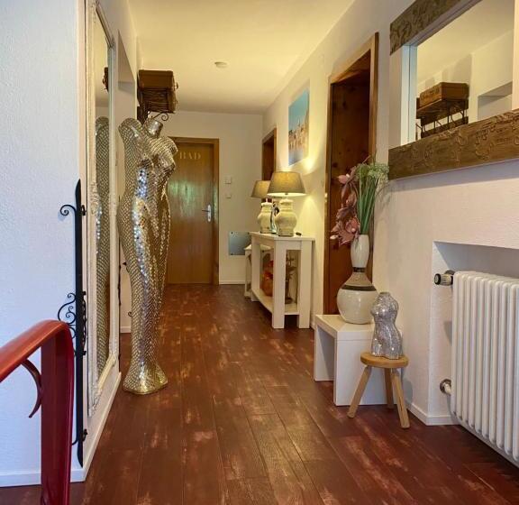 بنسيون Gästehaus Schmitt