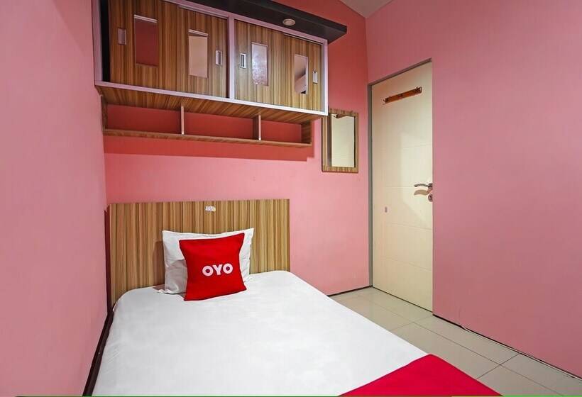 هتل Oyo 91743 Choirul Residence