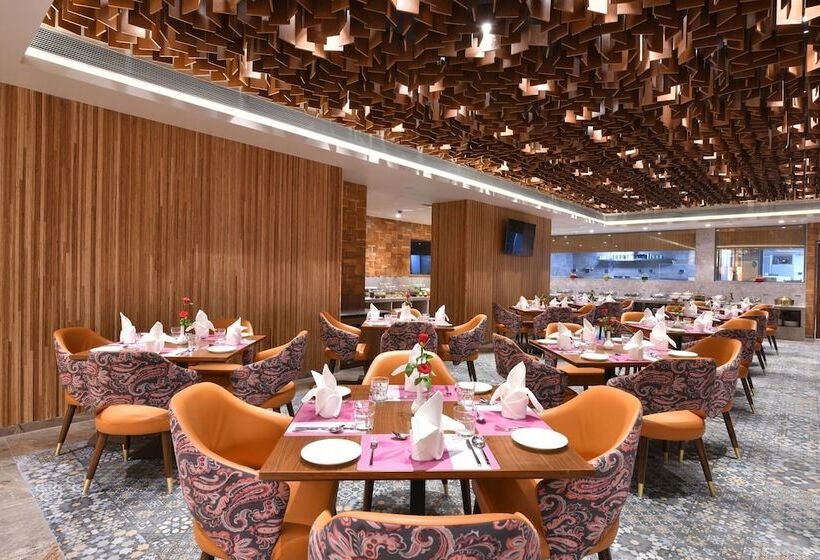 فندق Regenta Fairlark Vadodara