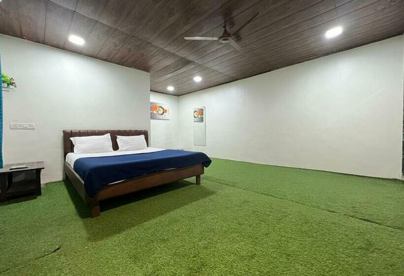 منتجع Kukoos Farm