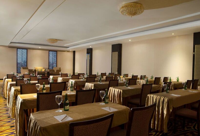 هتل Best Western Plus Makassar Beach