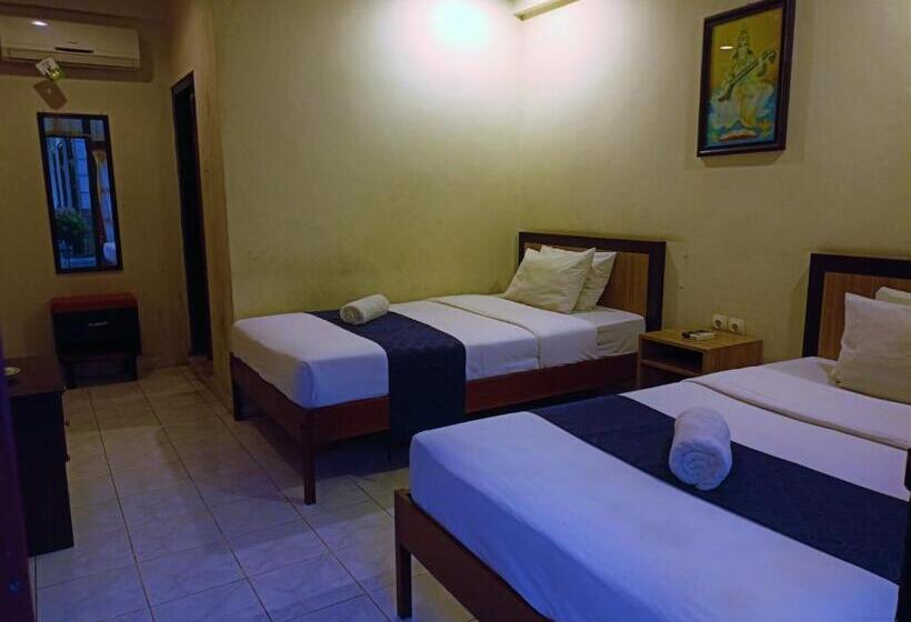 فندق Catur Adi Putra