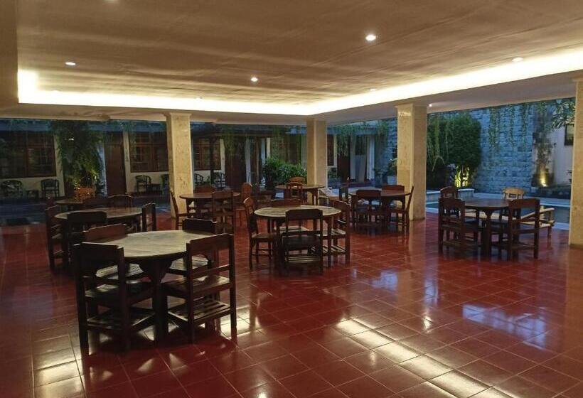 فندق Catur Adi Putra