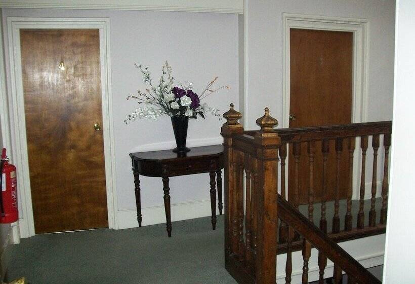 호텔 Chapel House